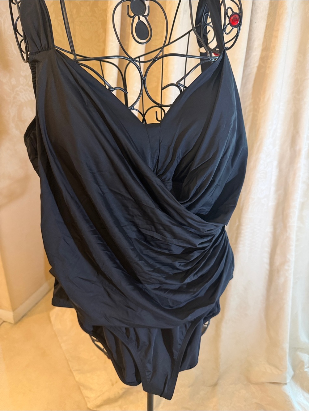 Jantzen Classic Black Ruched One-Piece Swimsuit